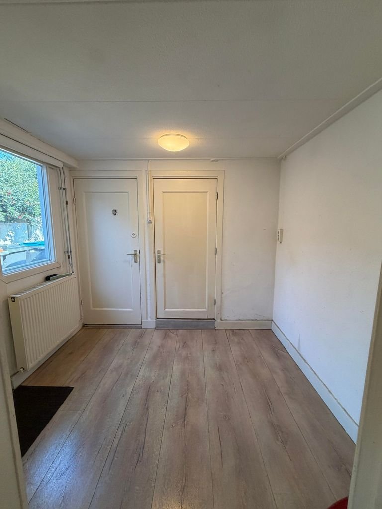 Furnished student house with 5 bedrooms - Image 3