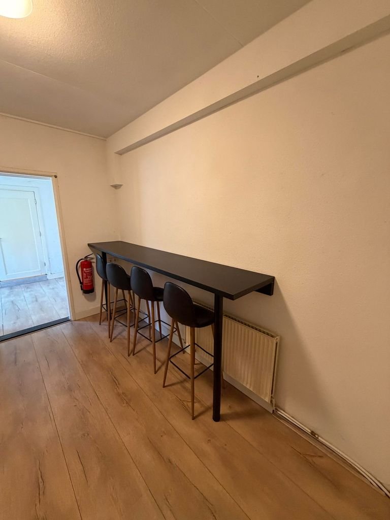 Furnished student house with 5 bedrooms - Image 2