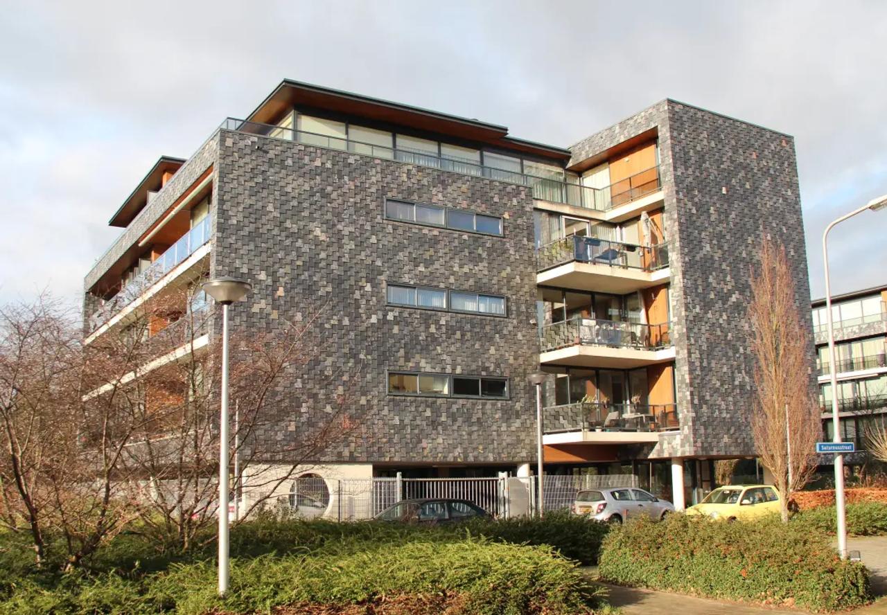 126 m² appartement met 2 balkons en parking - Afbeelding 2