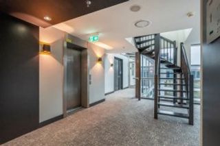 150 m² apartment with large terrace - Image 8