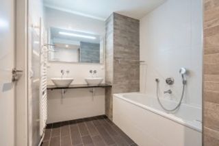 150 m² apartment with large terrace - Image 16