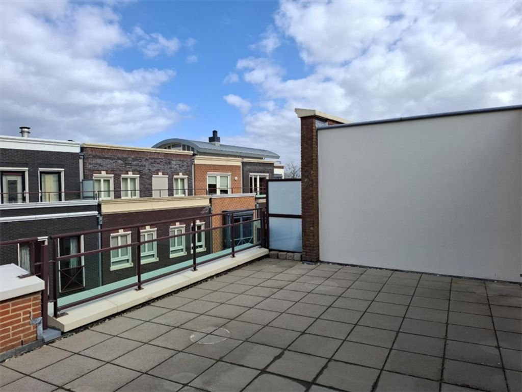 Penthouse with terrace in Almelo - Image 3