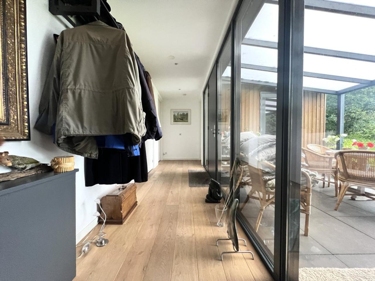 Detached Bungalow with 2 Bathrooms - Image 2