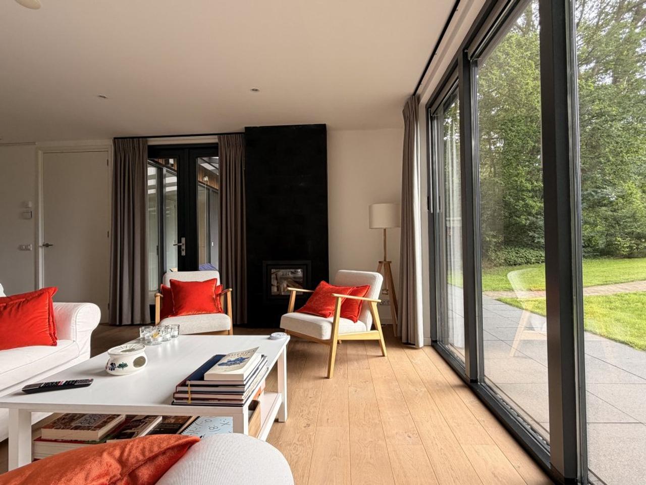 Detached Bungalow with 2 Bathrooms - Image 6