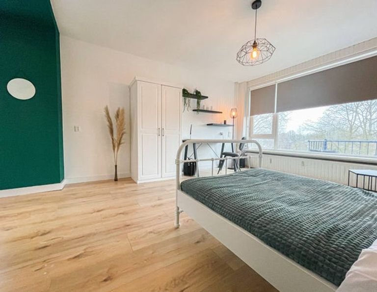 Gemeubileerde studio met privébalkon in Dordrecht - Afbeelding 4