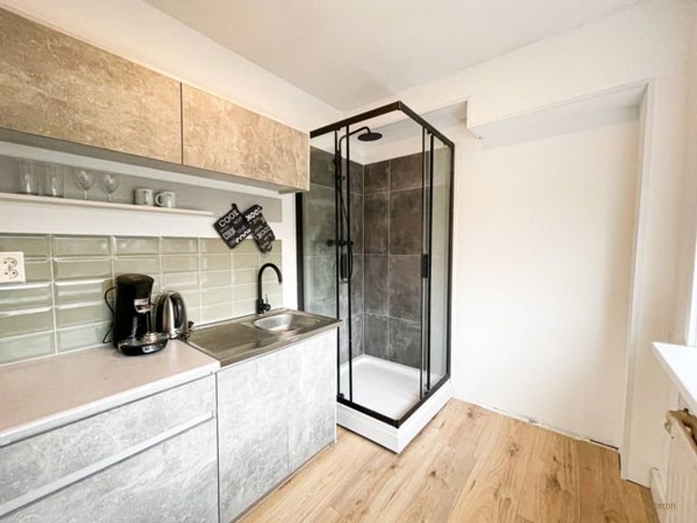Gemeubileerde studio met privébalkon in Dordrecht - Afbeelding 6