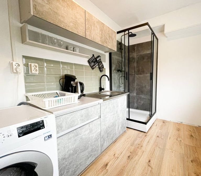 Gemeubileerde studio met privébalkon in Dordrecht - Afbeelding 5
