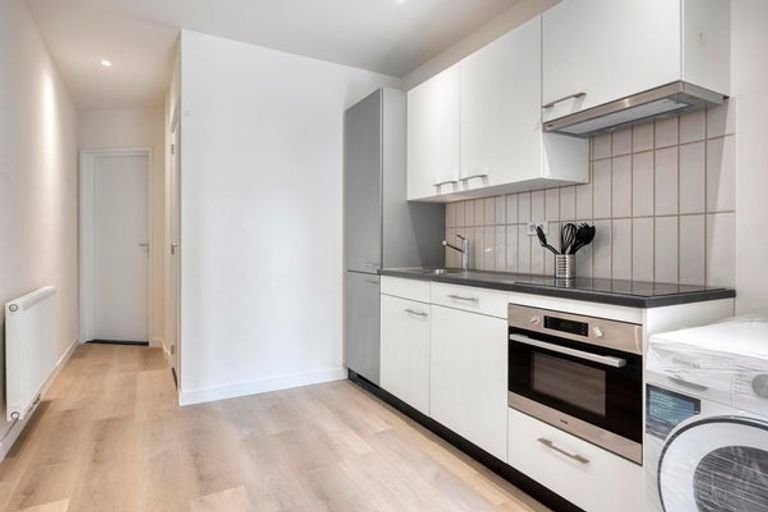 Student room with garden in IJsselmonde - Image 13