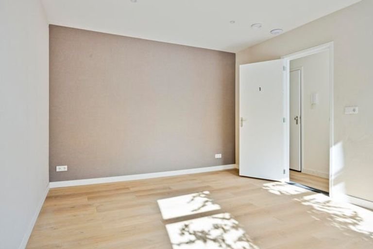 Student room with garden in IJsselmonde - Image 2