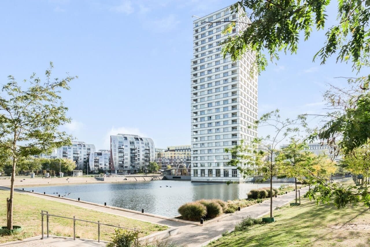 Furnished apartment on the 20th floor in the Paleiskwartier - Image 1