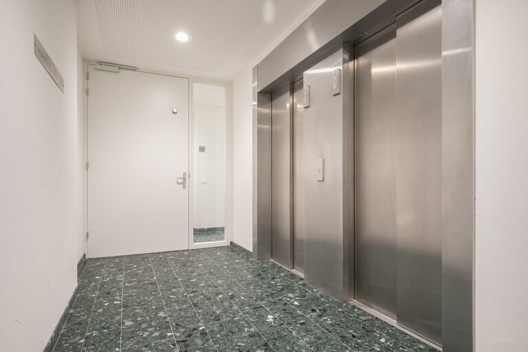 Furnished apartment on the 20th floor in the Paleiskwartier - Image 5