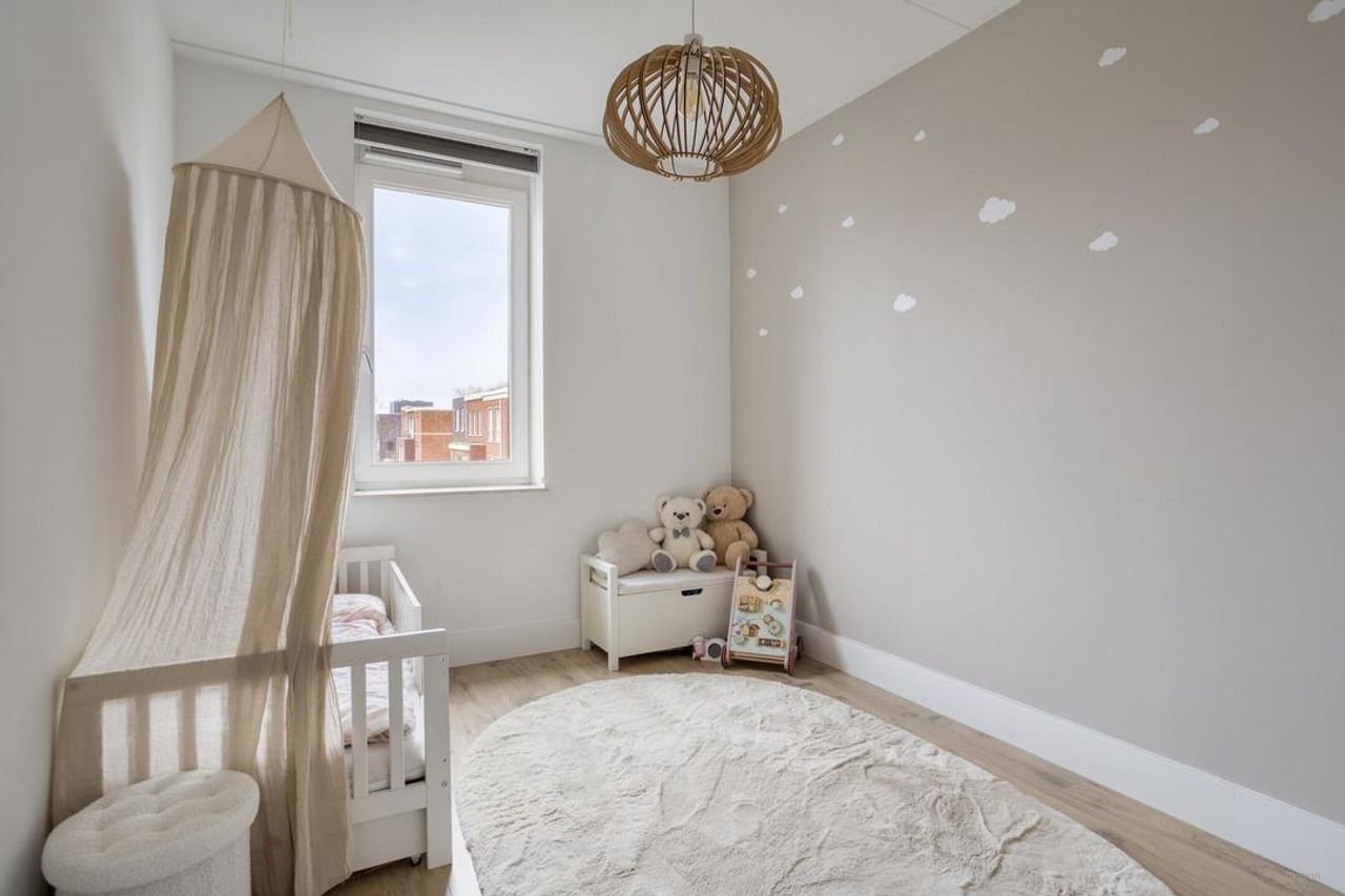 Furnished 4-bedroom townhouse - Image 21