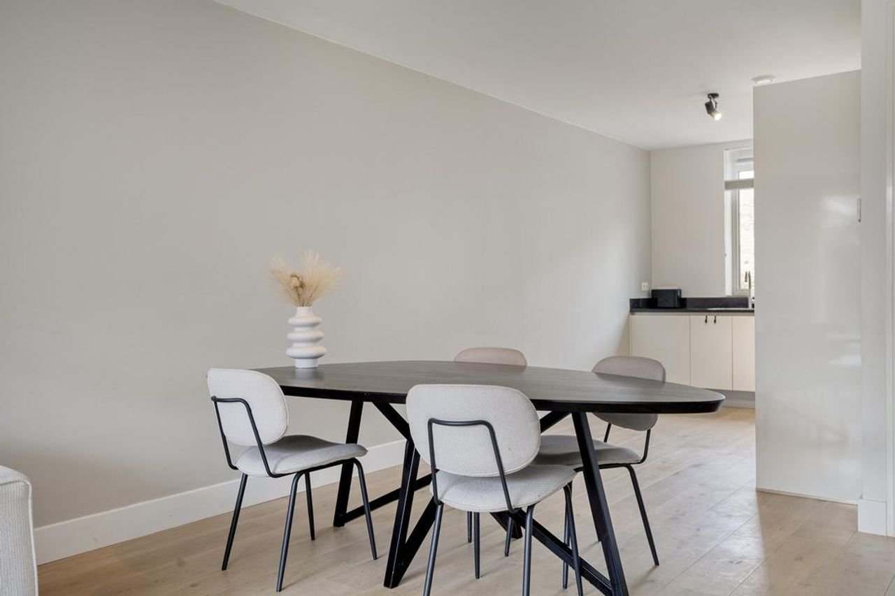 Furnished 4-bedroom townhouse - Image 7