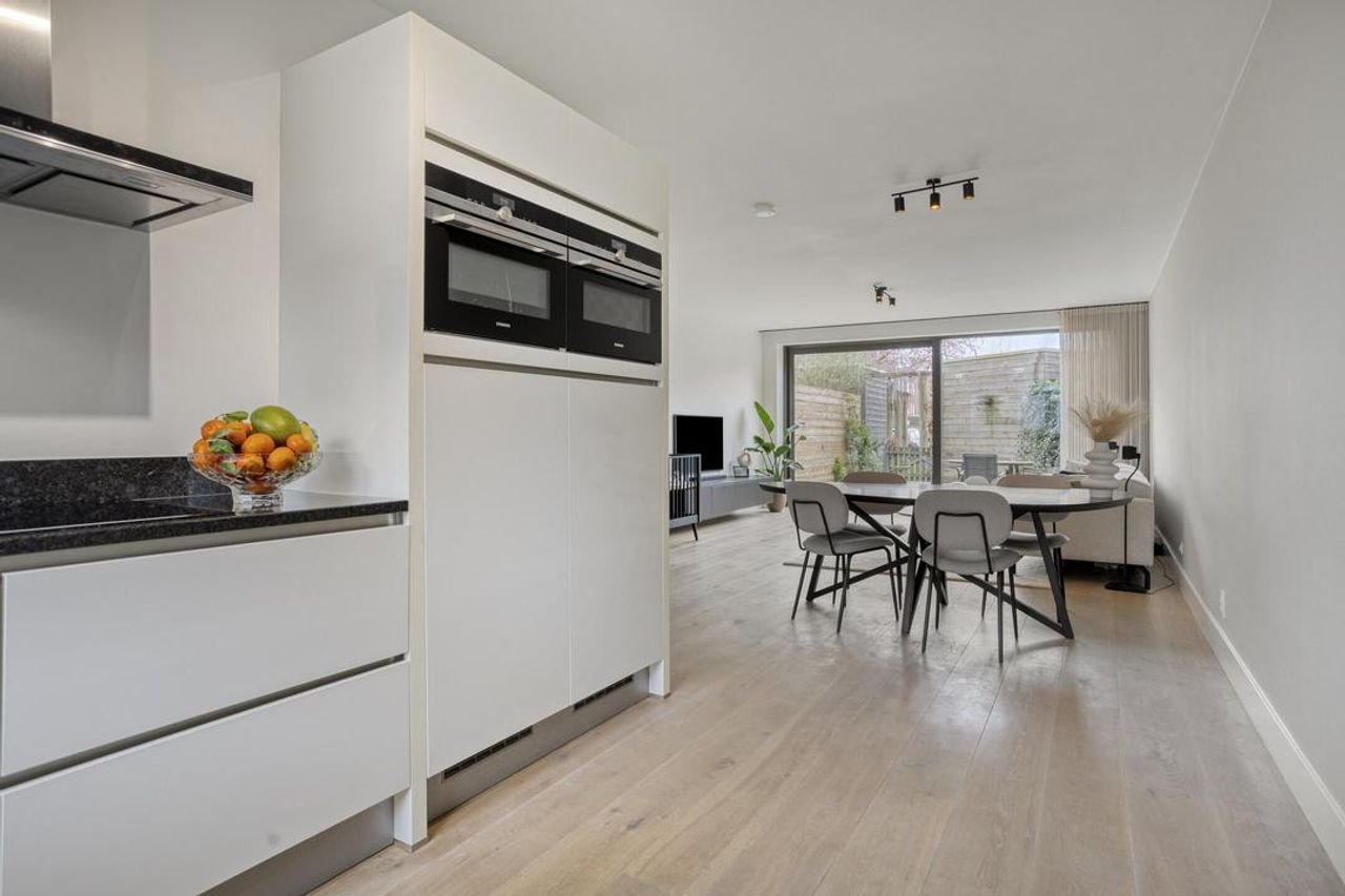 Furnished 4-bedroom townhouse - Image 10