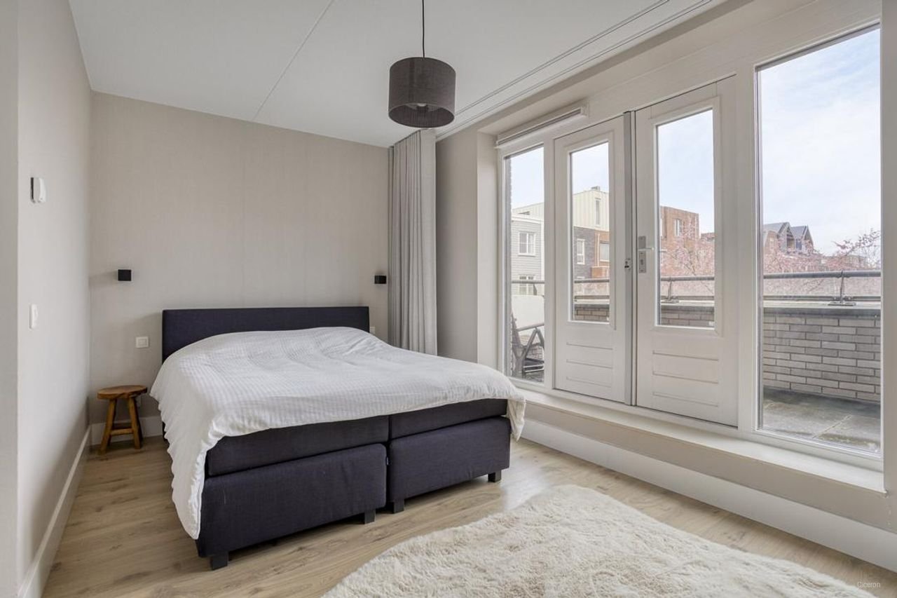 Furnished 4-bedroom townhouse - Image 12