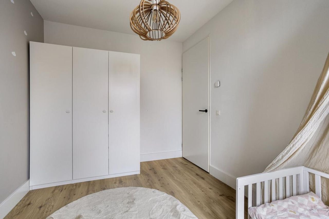 Furnished 4-bedroom townhouse - Image 22