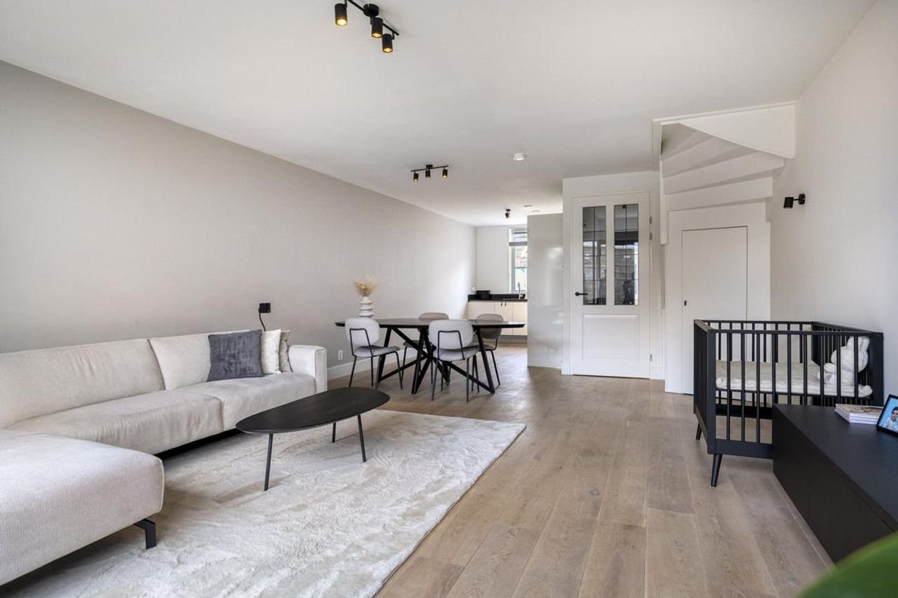 Furnished 4-bedroom townhouse - Image 5