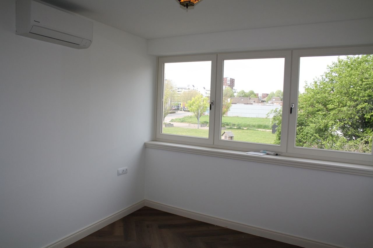 Apartment with courtyard in Heerlen - Image 18