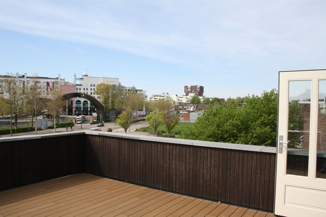 Apartment with roof terraces in Heerlen - Image 20
