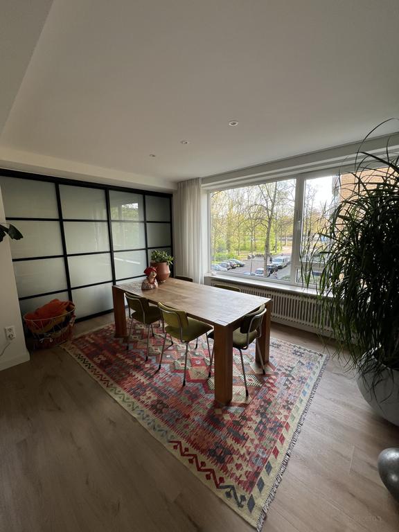 Gemeubileerd appartement met balkons - Afbeelding 4