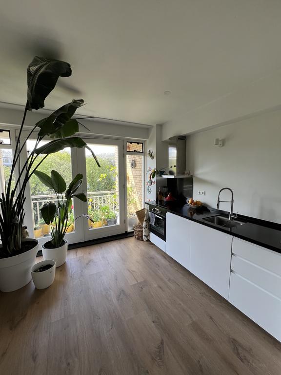 Gemeubileerd appartement met balkons - Afbeelding 12