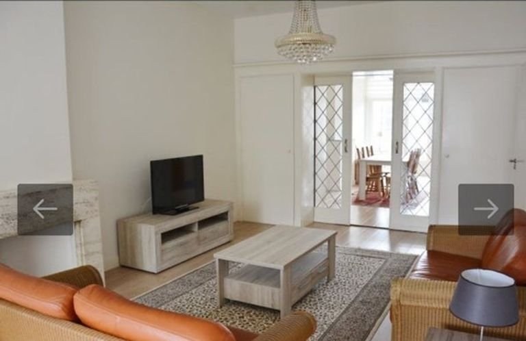 Gemeubileerd 2-kamerappartement met balkon - Afbeelding 1
