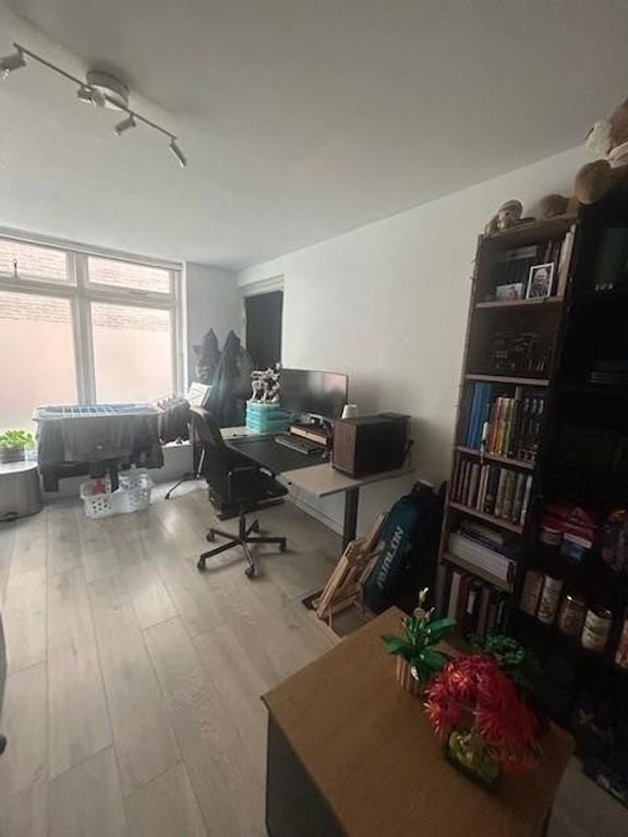 Bright student room in the heart of Gouda - Image 7
