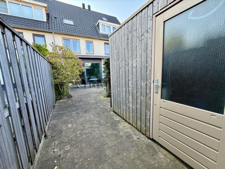 130 m2 Townhouse with Garden - Image 18