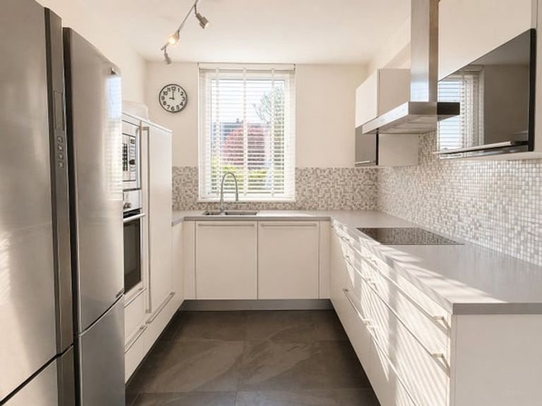 130 m2 Townhouse with Garden - Image 5