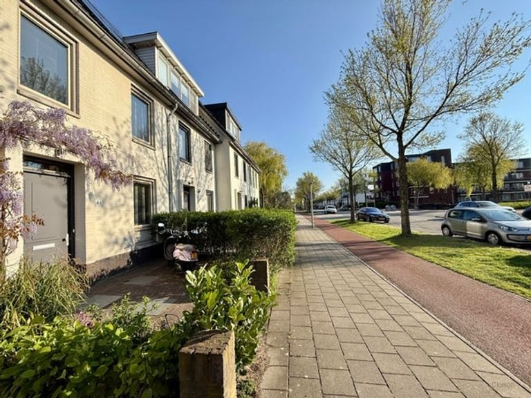 130 m2 Townhouse with Garden - Image 2