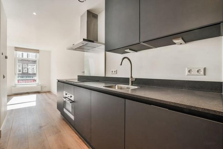 Balcony and Modern Kitchen in Oud-West - Image 5