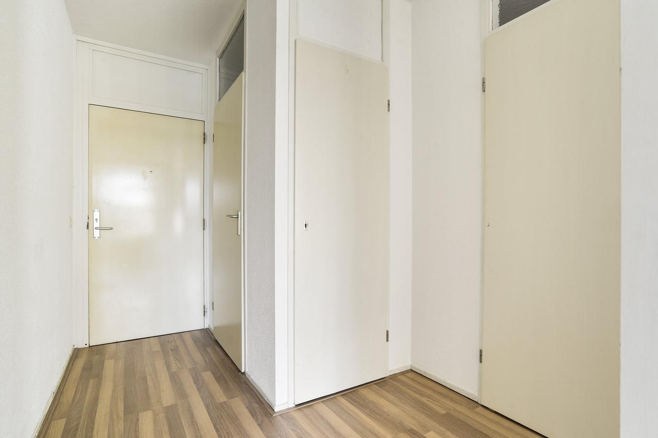 55+ Apartment with Balcony in Besoyen - Image 8