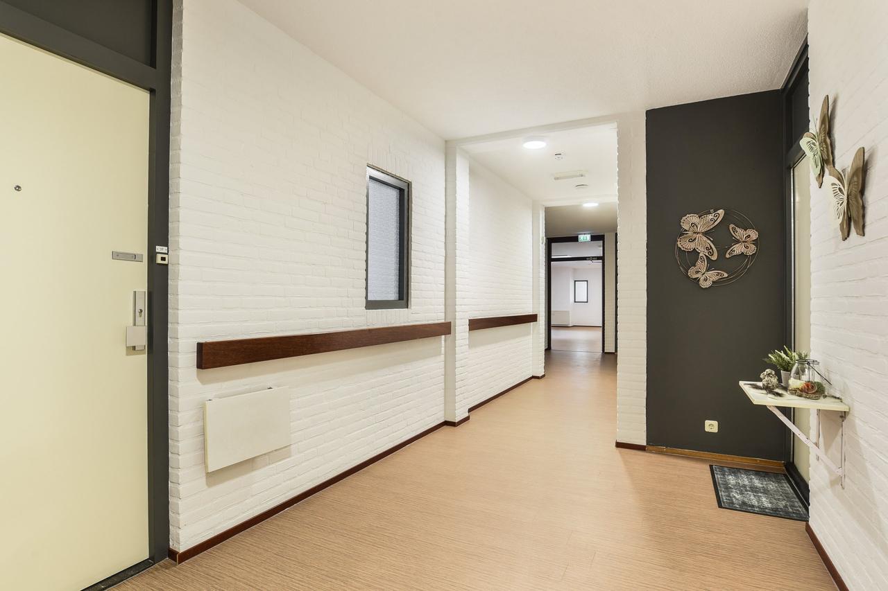 Senior Apartment with Balcony in Waalwijk - Image 4