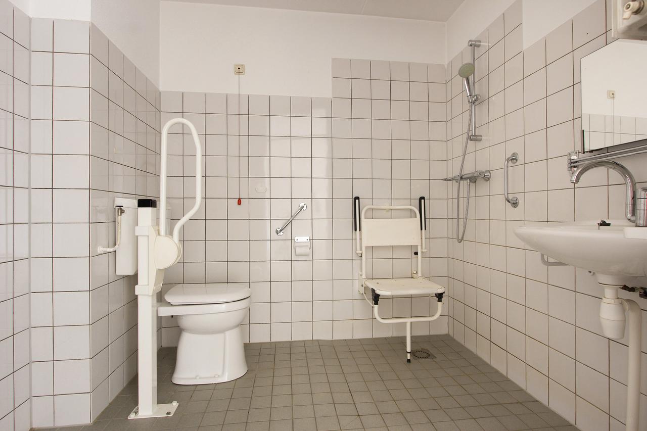 Senior Apartment with Balcony in Waalwijk - Image 17