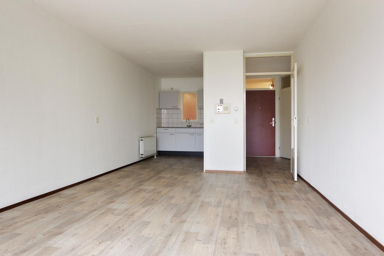 Senior Apartment with Balcony in Waalwijk - Image 12