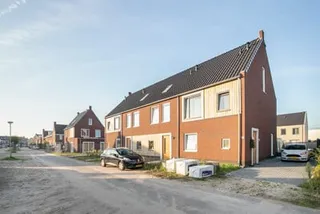 Terraced House with Garden in De Brabander