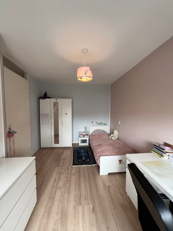 Furnished 5-bedroom house - Image 11