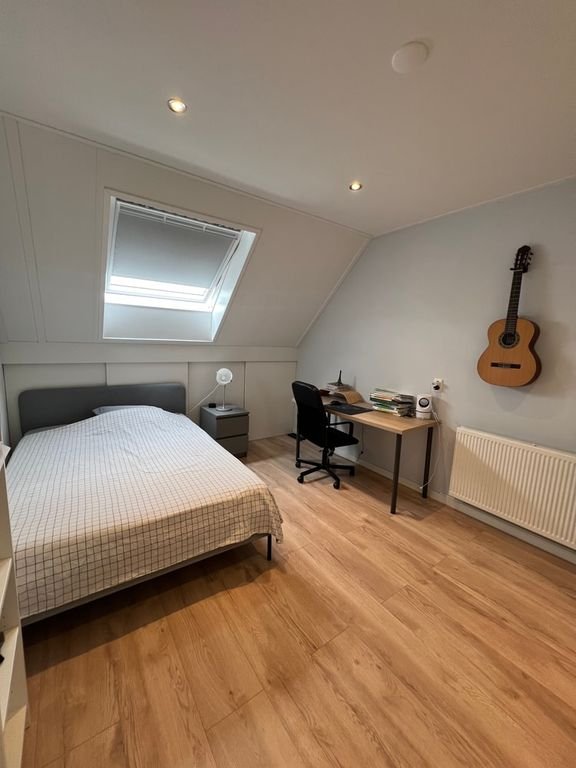Furnished 5-bedroom house - Image 18