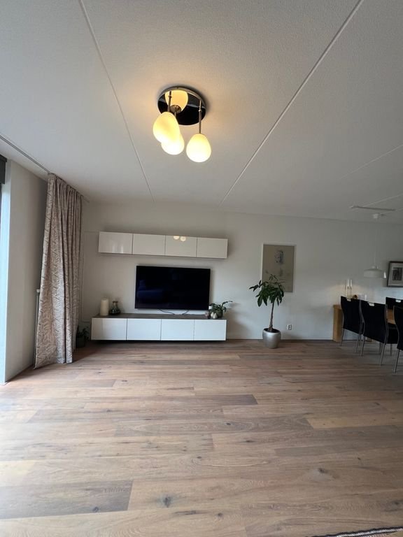 Furnished 5-bedroom house - Image 4