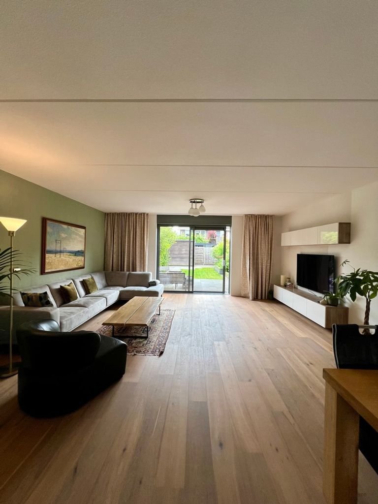 Furnished 5-bedroom house - Image 2