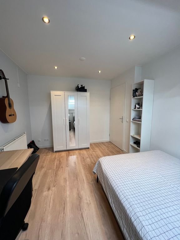 Furnished 5-bedroom house - Image 16