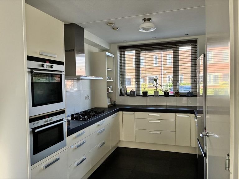 Semi-detached house with garden in Westwijk - Image 6
