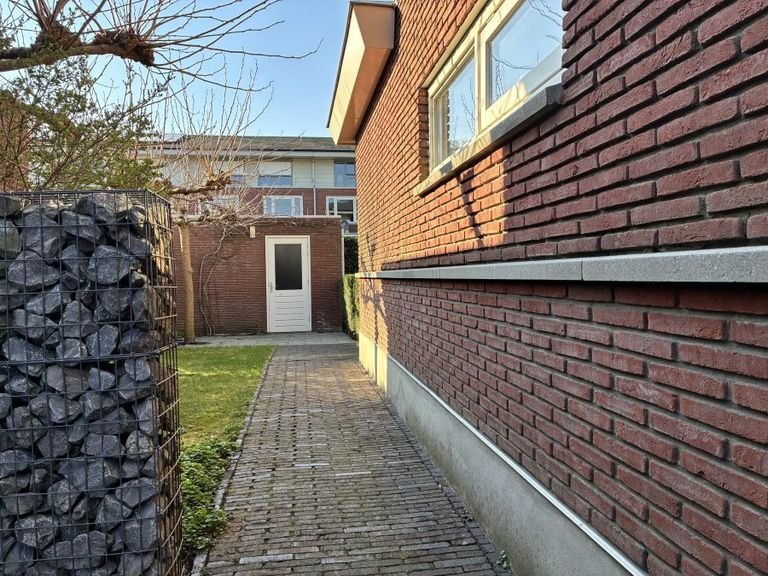 Semi-detached house with garden in Westwijk - Image 11