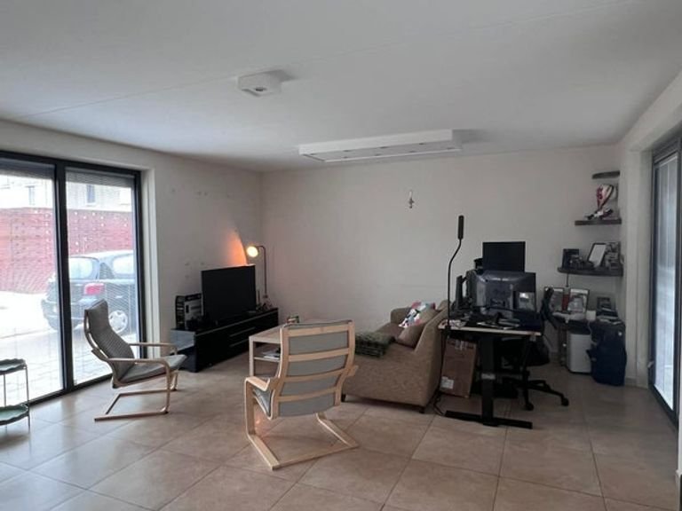 Family Home with 3 Bedrooms in Getfert - Image 9