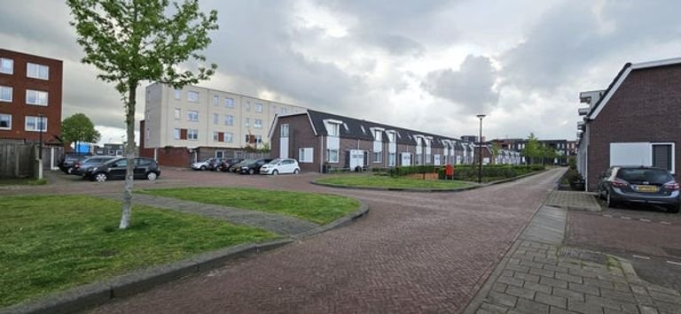 Family Home with 3 Bedrooms in Getfert - Image 2