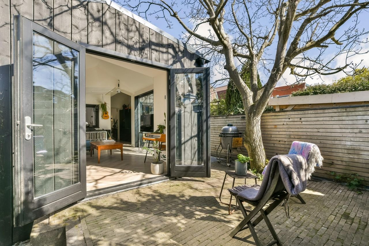 Energy-efficient terraced house with garden in Zaandam - Image 1