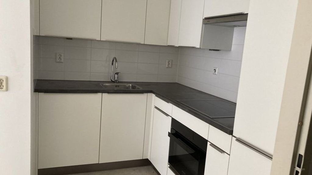 Terraced House with Roof Terrace in Almere - Image 3