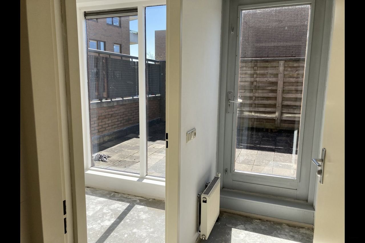 Terraced House with Roof Terrace in Almere - Image 8