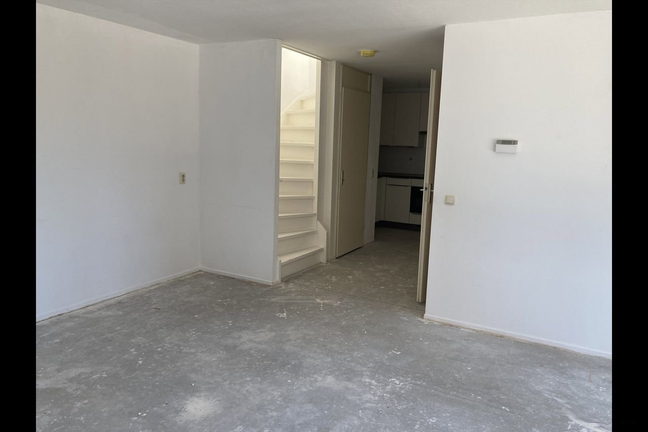 Terraced House with Roof Terrace in Almere - Image 6