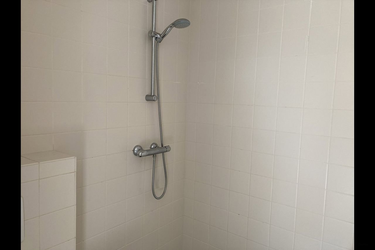 Terraced House with Roof Terrace in Almere - Image 9